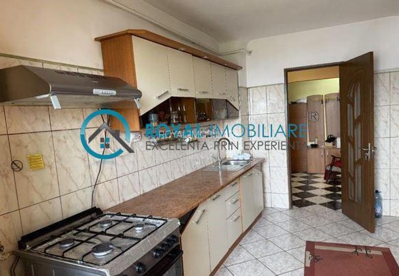 Royal Imobiliare - Vanzare apartament 4 camere zona 9 Mai - 11