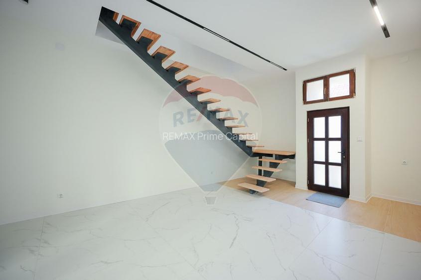 Apartament cu 4 camere de vânzare, ultracentral - 5