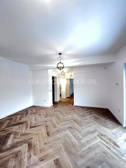 Vanzare Apartament 2 camere+curte 60mp si 2 locuri de parcare - 2
