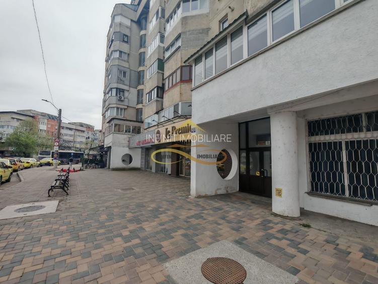 Apartament de inchiriat - 3 camere,  str. Stefan cel Mare - 18