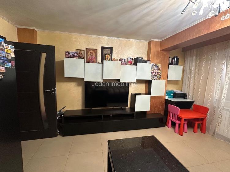 Apartament la blocurile lui Mazăre  54.04 mp/utili  - 12
