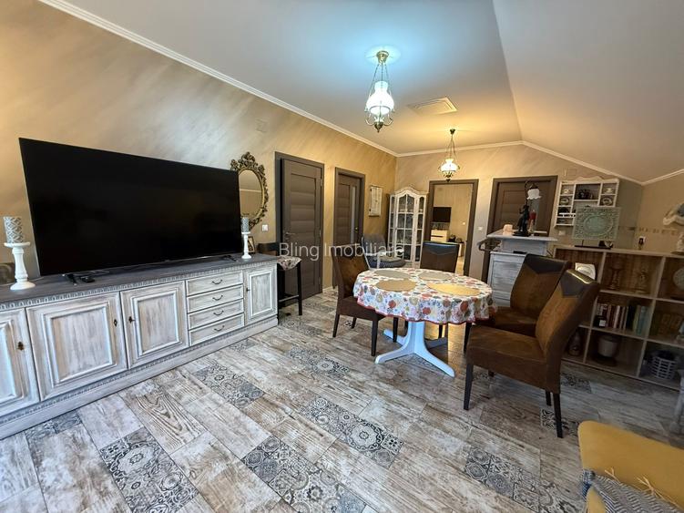 Spațiu comercial+locuință la mansardă,3 dormitoare, living,5 băi, teren 715 mp - 9
