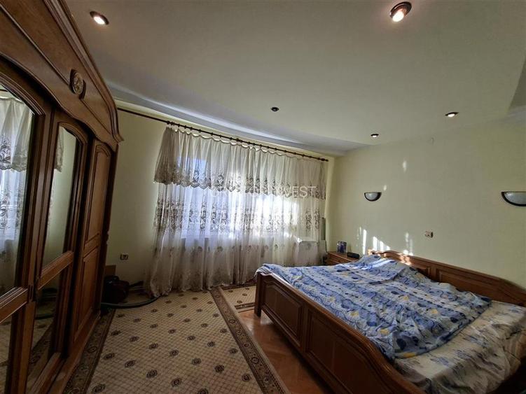 Casa Individuala 6 camere garaj 650 mp Teren zona Piata Cluj - 14