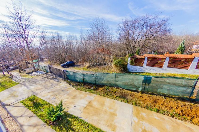 VILA DE LOCUIT/AFACERE CU TEREN GENEROS, DE VANZARE - 42