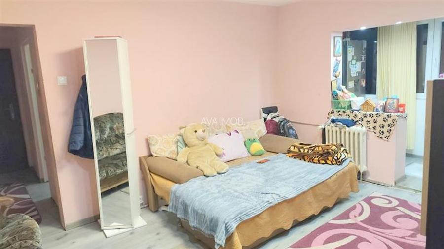 Apartament 2 camere, etaj 2, mobilat, zona Ura - 3