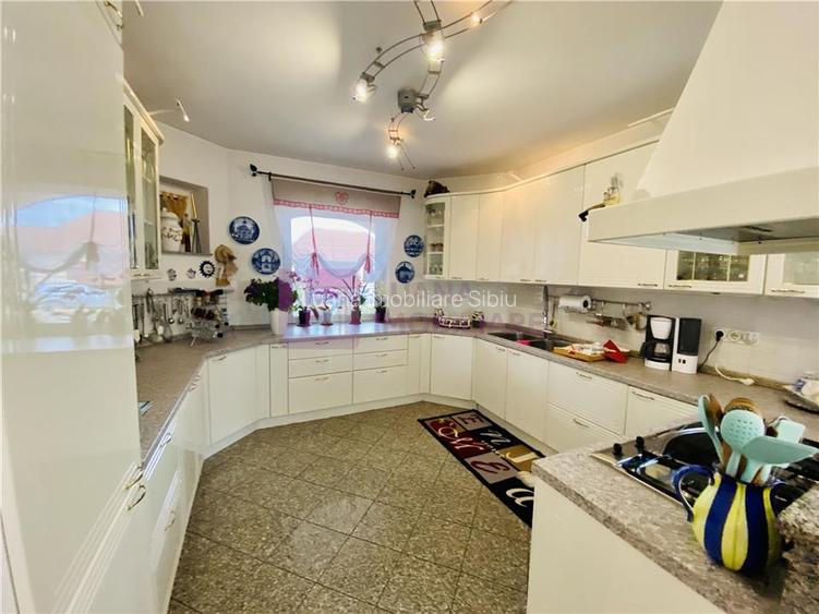 Casa individuala in Avrig | vila de lux | teren 1035 mp | video - 4