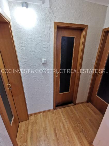 Spatiu de Birouri-Acces pietonal-Spitalul Judetean-5 Camere-Vitrina 12 M- 131 MP - 40