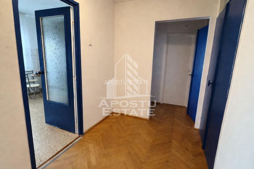Apartament 2 camere , decomandat, etajul 3/4, zona Girocului - 5