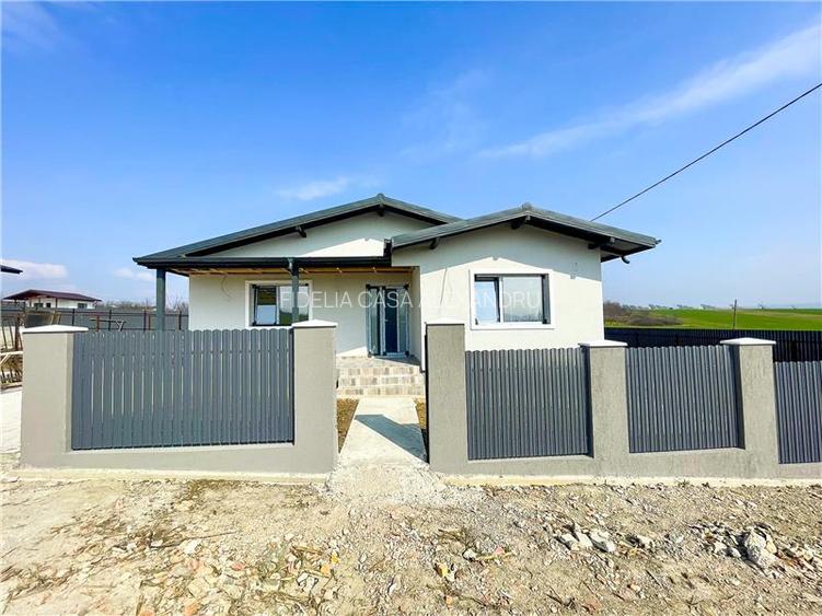 Casa cu 3 camere, 400mp, de vanzare in Miroslava-Ciurbesti. Comision 0 - 16