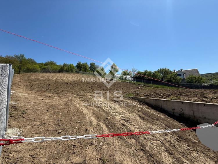 Teren  de 12 ari cu panoramă asupra orașului - 5