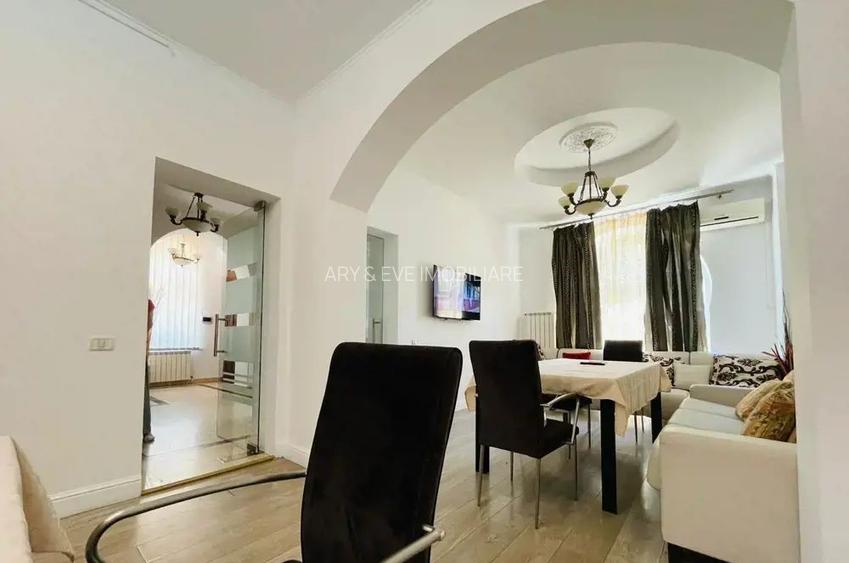 Arhitectura deosebita- inchiriere vila Premium, Piscină exterioară - 10