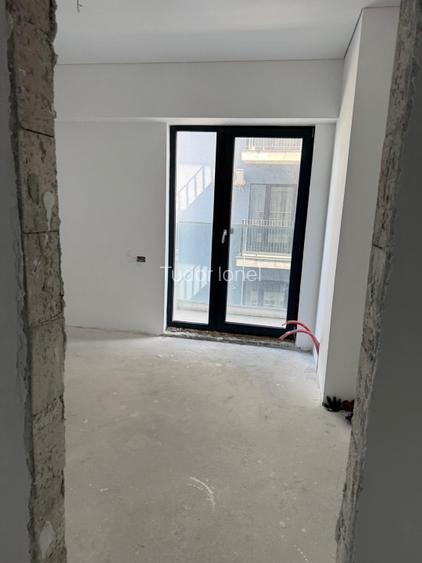 Vând apartament spațios cu 3 camere, situat în stațiunea Mamaia - 2