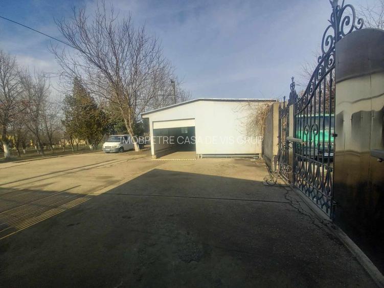 Casa de vanzare la 5 min de Centru cu trei nivele (D+P+1) si teren de 4300mp - 9