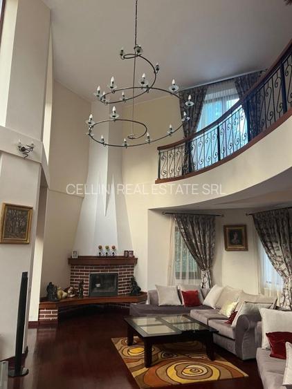 Vila de vis cu parc privat  — Panoramă Unică Spre Crucea Caraiman, - 10