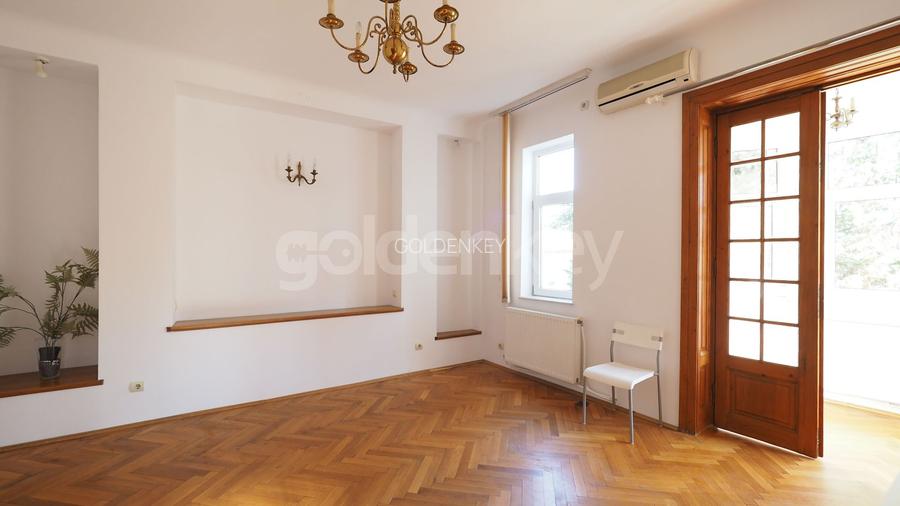 Vila nemobilata cu 4 camere si curte proprie - 9