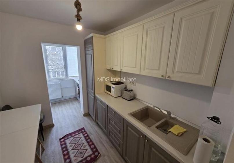 Decomandat la etaj 1 cu centrala propie - 3