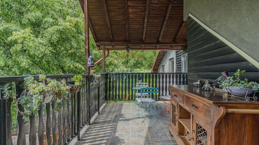 Vilă turistică de vânzare la 5 minute de CASTELUL BRAN | COMISION 0% - 18