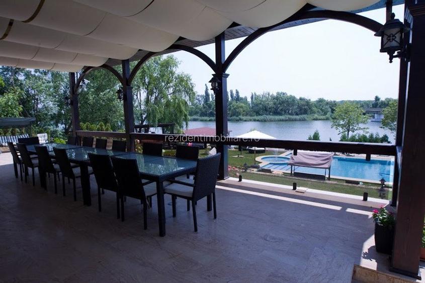 VILA  MEDITERANEANA DE PE MALUL LACULUI SNAGOV - 13