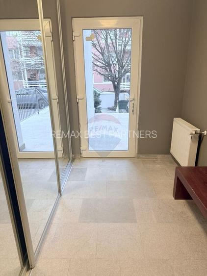 Casă / Vilă de închiriat în  Buna Ziua - 5