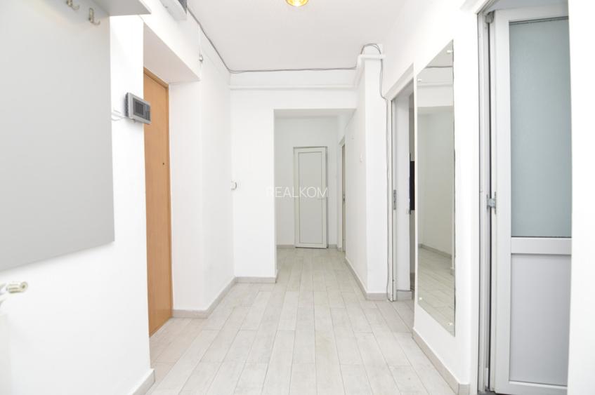 VANZARE APARTAMENT 2 CAMERE BULEVARDUL DECEBAL - PIATA ALBA IULIA - 12