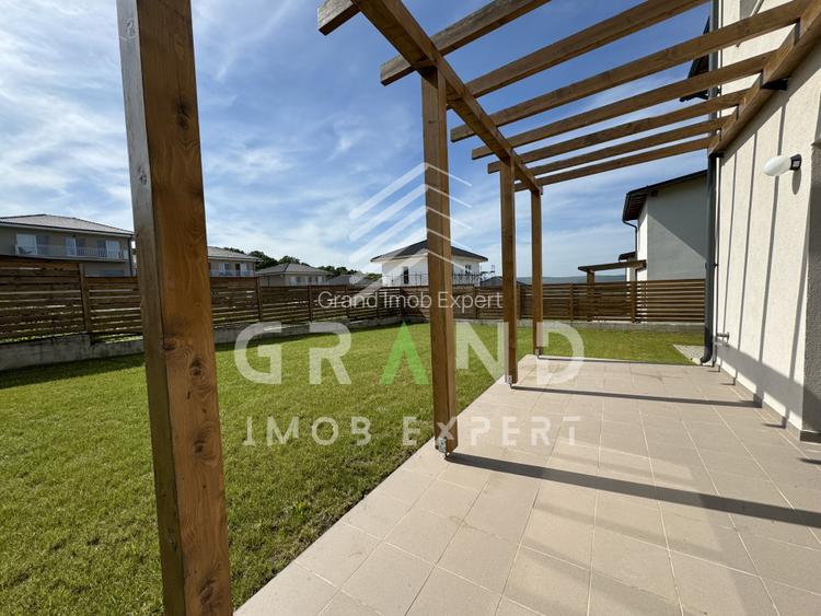 TOTUL NOU!Casa individuala,4 camere,3 BAI,TERASA,GARAJ,zona Dezmir - 25