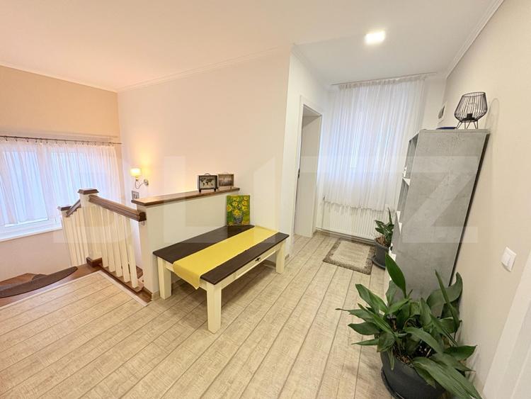 Casă de vânzare 239 mp, teren 5,6 ari,  zona Titulescu