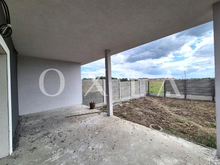 AX1046 Giroc, Zona Esso, 1/2 Duplex Cu 5 Camere