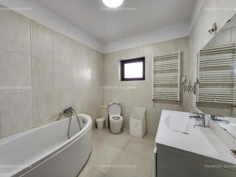 Închiriere Casă 5 camere în DOBROESTI, 5 camere, 4 dormitoare, curte