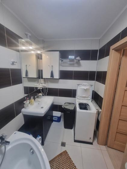 Vand apartament mobilat complet