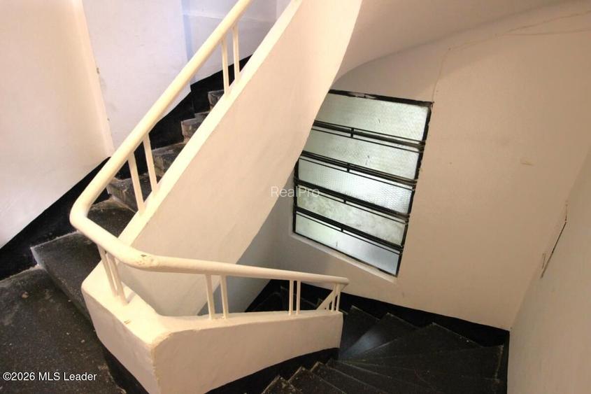 Piata Romana, 4 camere 138 MP total, Etaj 2/9, renovat - utilat, liber - 58