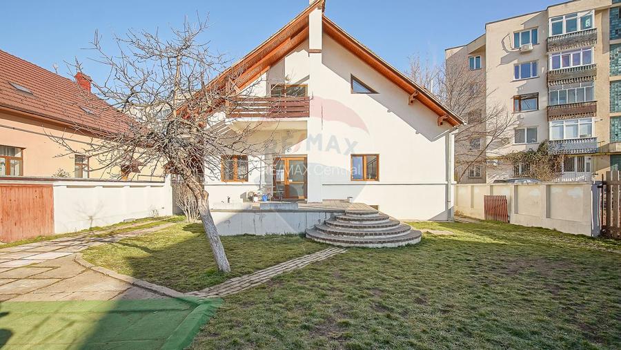 Casă / Vilă cu 9 camere de închiriat în zona Centrul Civic! - 3