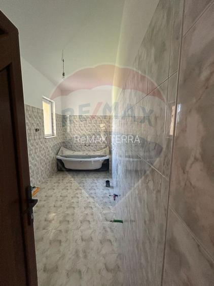 Casă cu 5 camere de vânzare - 17