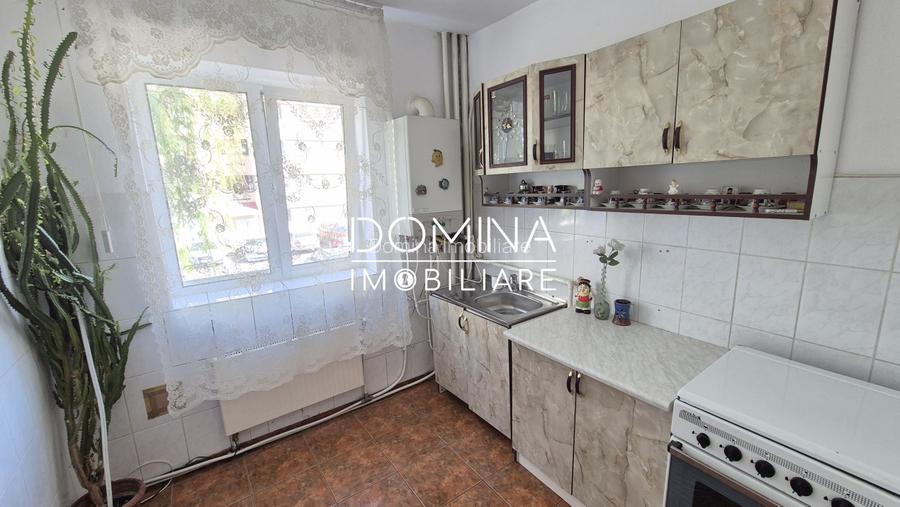 Vânzare apartament 2 camere, et.1, zona Liceului Pedagogic, strada N. Titulescu - 6