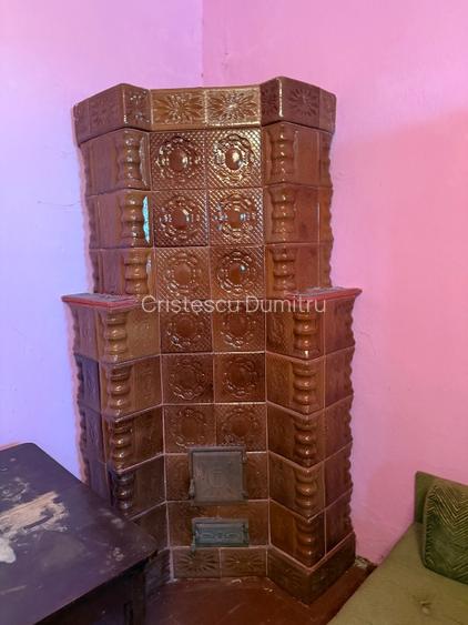 Casa veche individuala pe colt central in Periam - 2