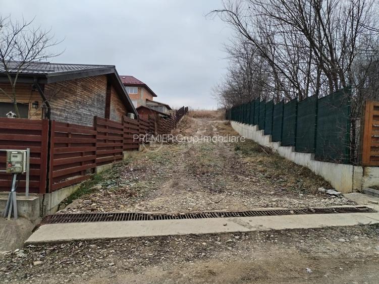 Teren intravilan 975mp, Bârnova, dispune de utilități - 2