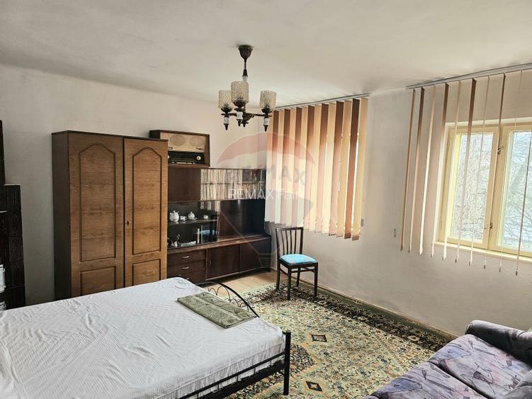 Casa cu 3 camere de vanzare in Ocnita/Jud.Valcea - 2