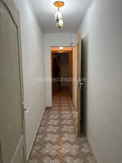 De vânzare – Spațiu comercial 56 mp – Intrare din stradă + casa scarii - 15