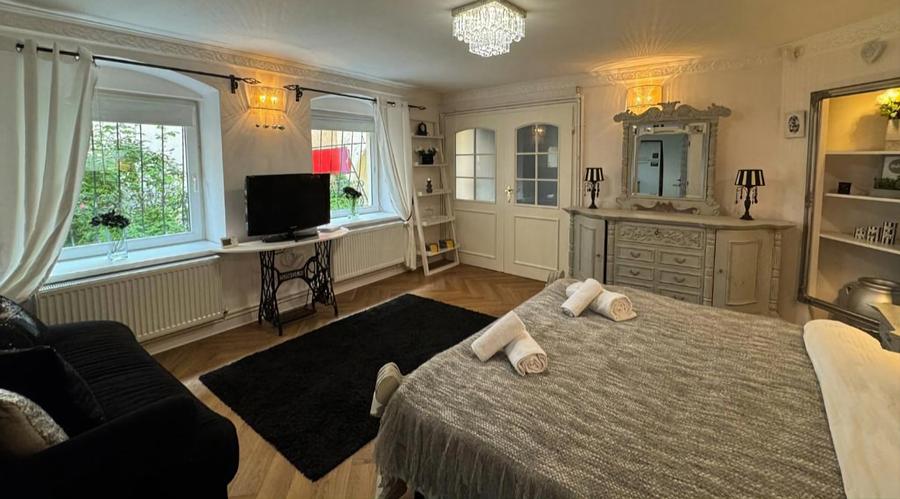 Apartament 2 camere in centrul istoric, renovat cu stil, pe strada Republicii