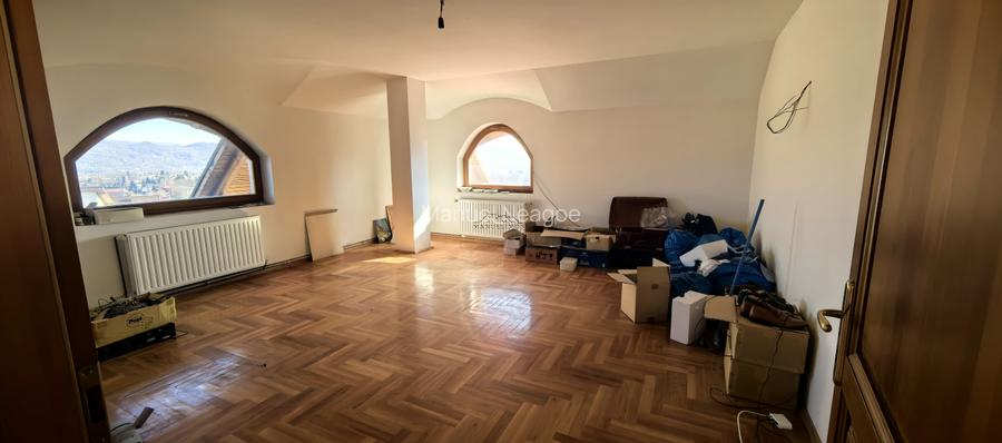 Vila/Pensiune 620mp  , teren generos 3862mp , priveliste de top , neopturata - 15