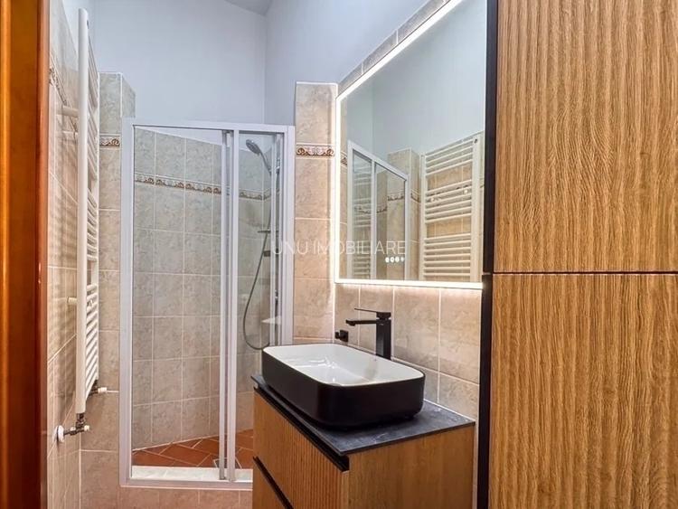 3 Camere 113mp Bloc 2009 zona Cug - 11