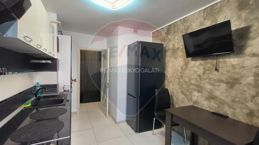 Apartament cu 3 camere de închiriat în Micro 19 Galați - 11