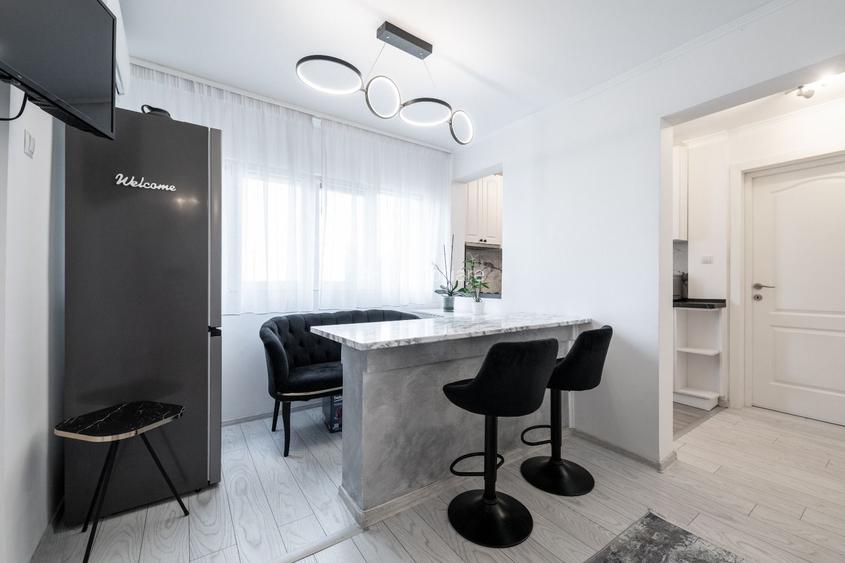 Apartament 2 camere - renovat - mobilat - Etaj 5/10 - 4