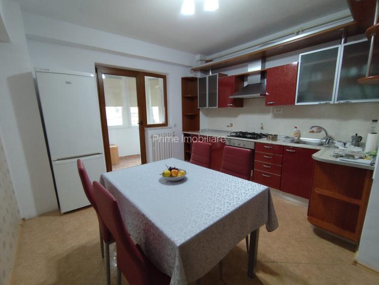 Apartament ultracentral cu 2 camere, 56 mp, 2 balcoane, etaj 3/4 - 3