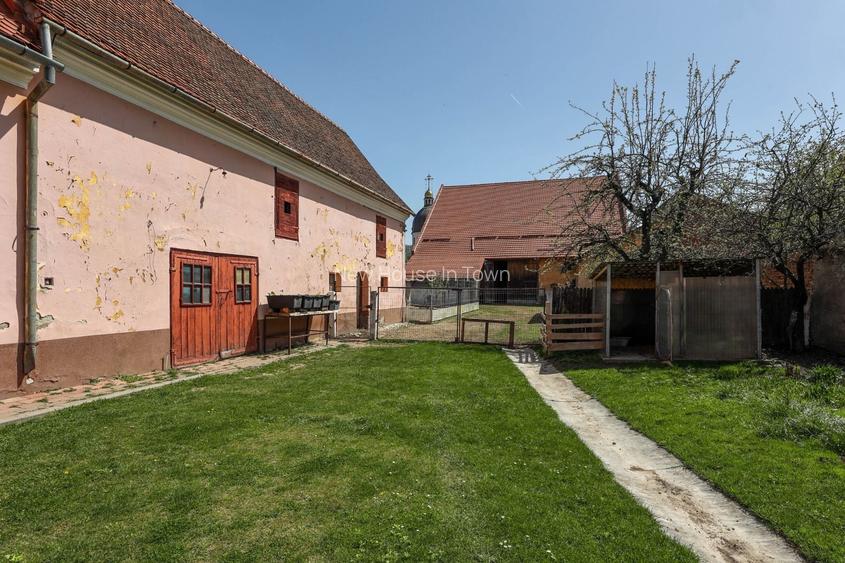 Casă Săsească Autentică cu Șură Impresionantă în Cristian – Teren 2729mp - 9