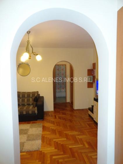 De inchiriat ( vanzare)2 camere  zona INDEPENDENTEI  Hristo Botev mobilat - 13