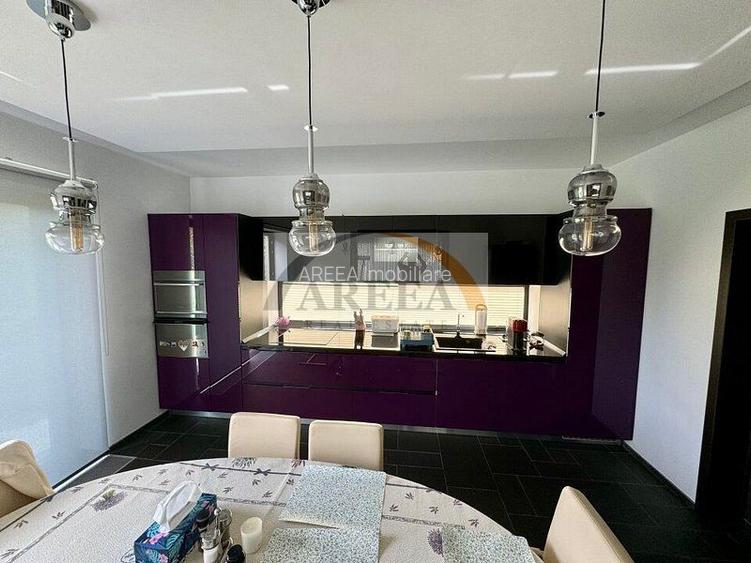 Vila lux de vanzare in cel mai dorit complex din Erou Iancu Nicolae-locatie rara - 10