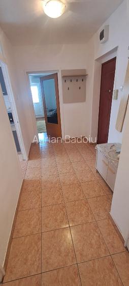 2 camere,sect3,Titan,,metrou 1 Decembrie la 6 min,Auchan la 8 min,piata la 2min  - 12