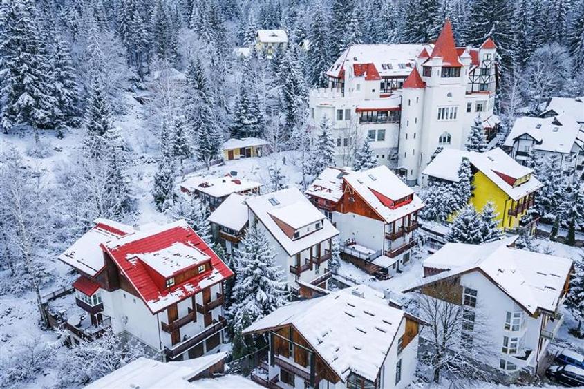 Film! Resedinta eleganta, accesorizata, in frumoasa statiune Poiana Brasov. - 19
