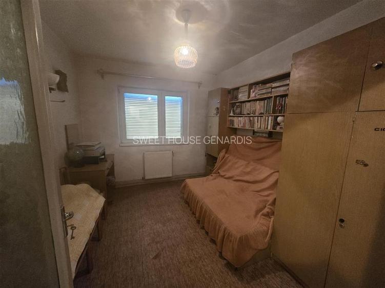 Apartament cu trei camere in zona centrala - 6
