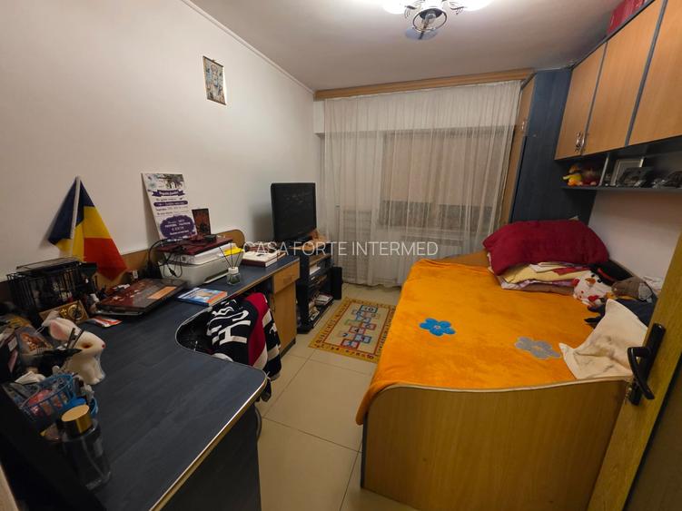 Apartament 3 camere decomandat Piata Brotacei - 137000 euro - 3